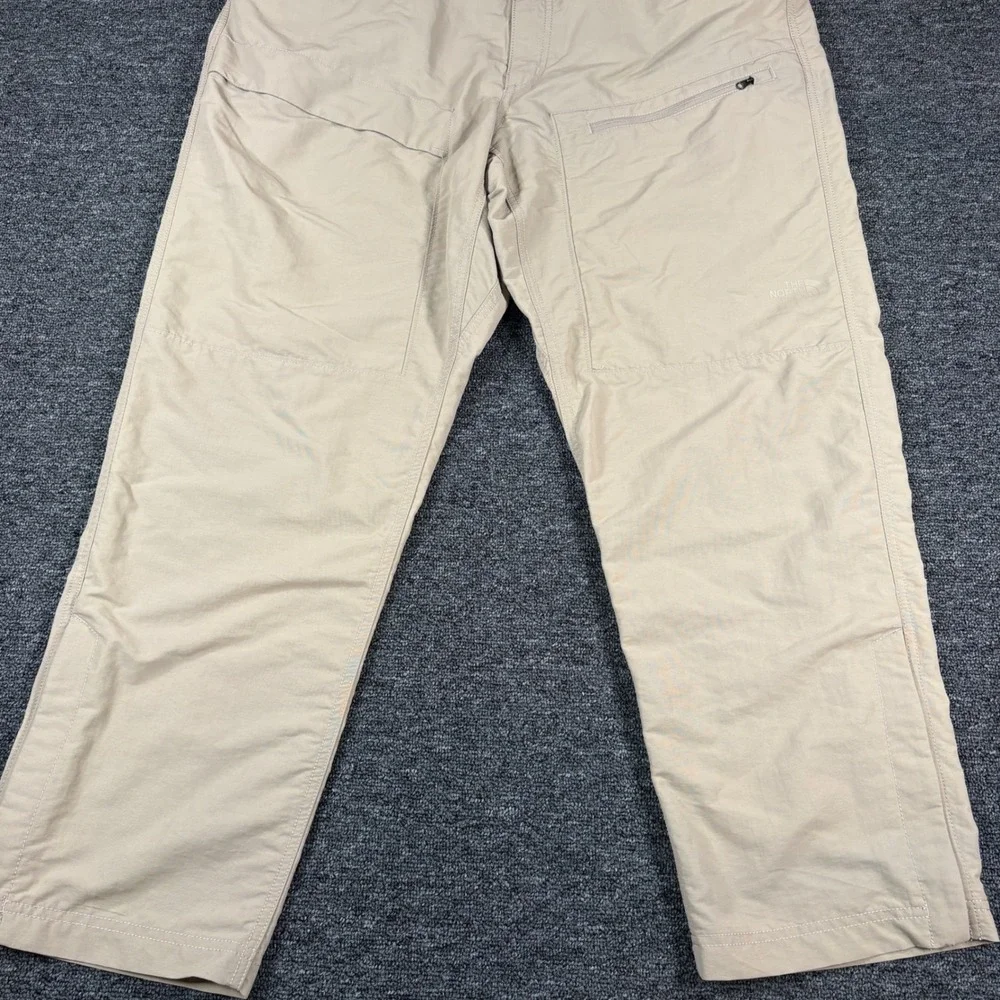 The North Face Hiking Pants Mens 38 Short Beige Khaki Outdoor Cargo Trail NWOT